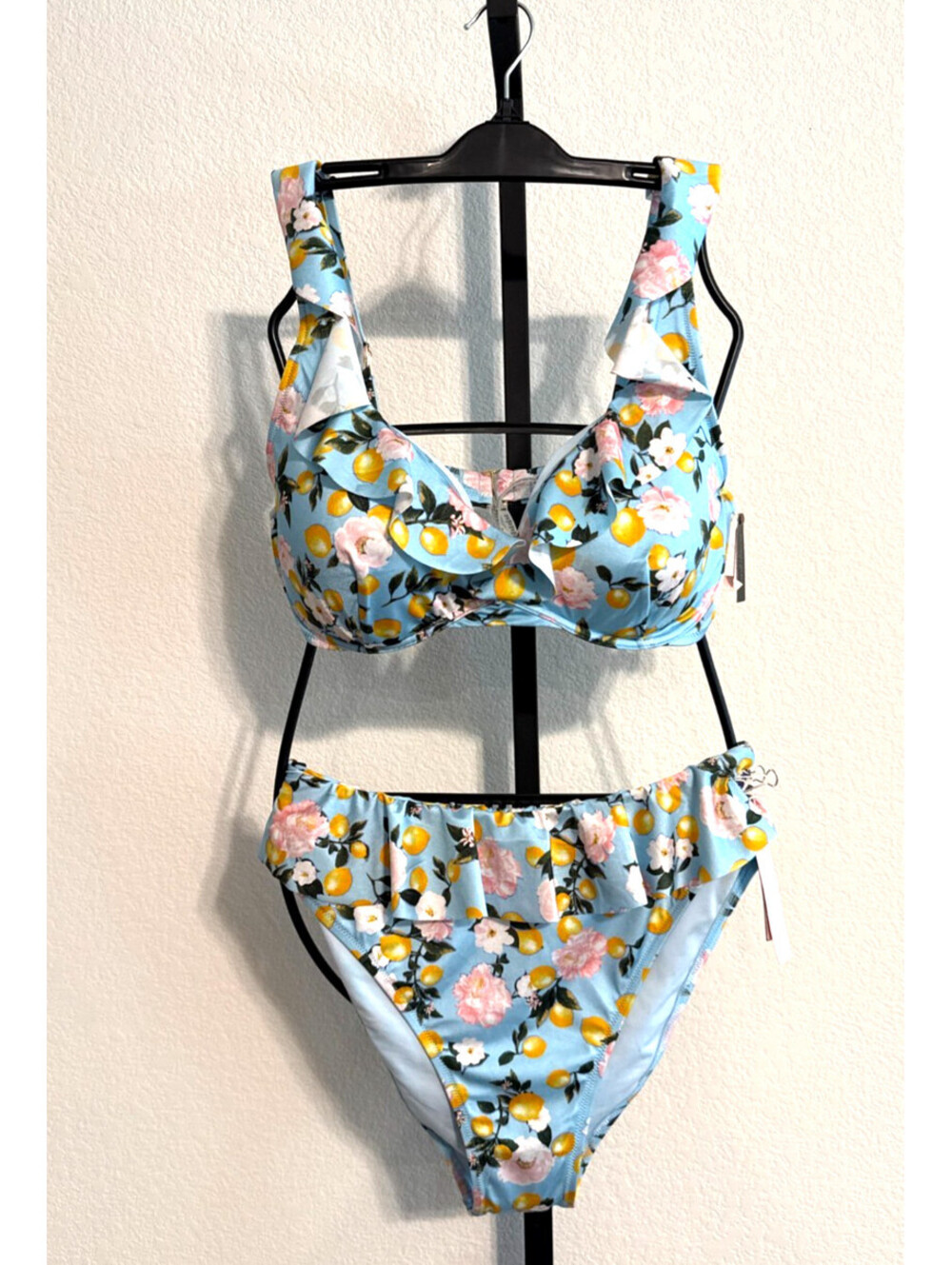 NWT Victoria's Secret Floral Print Bikini Ruffle Straps & Ruffle Waist 38DD & XL